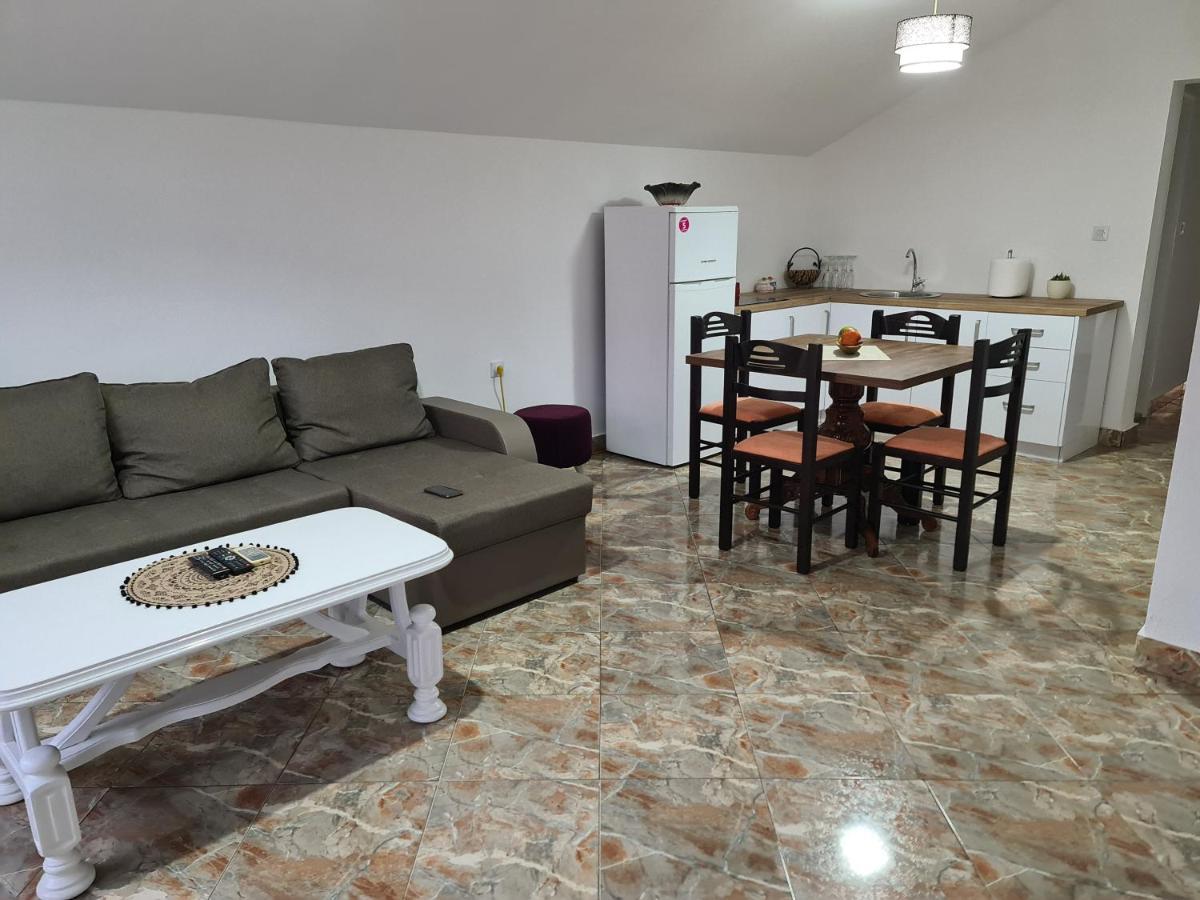 Js Apartmani Nikšić Esterno foto