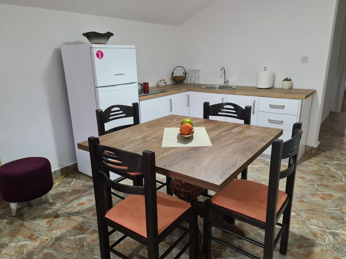 Js Apartmani Nikšić Esterno foto