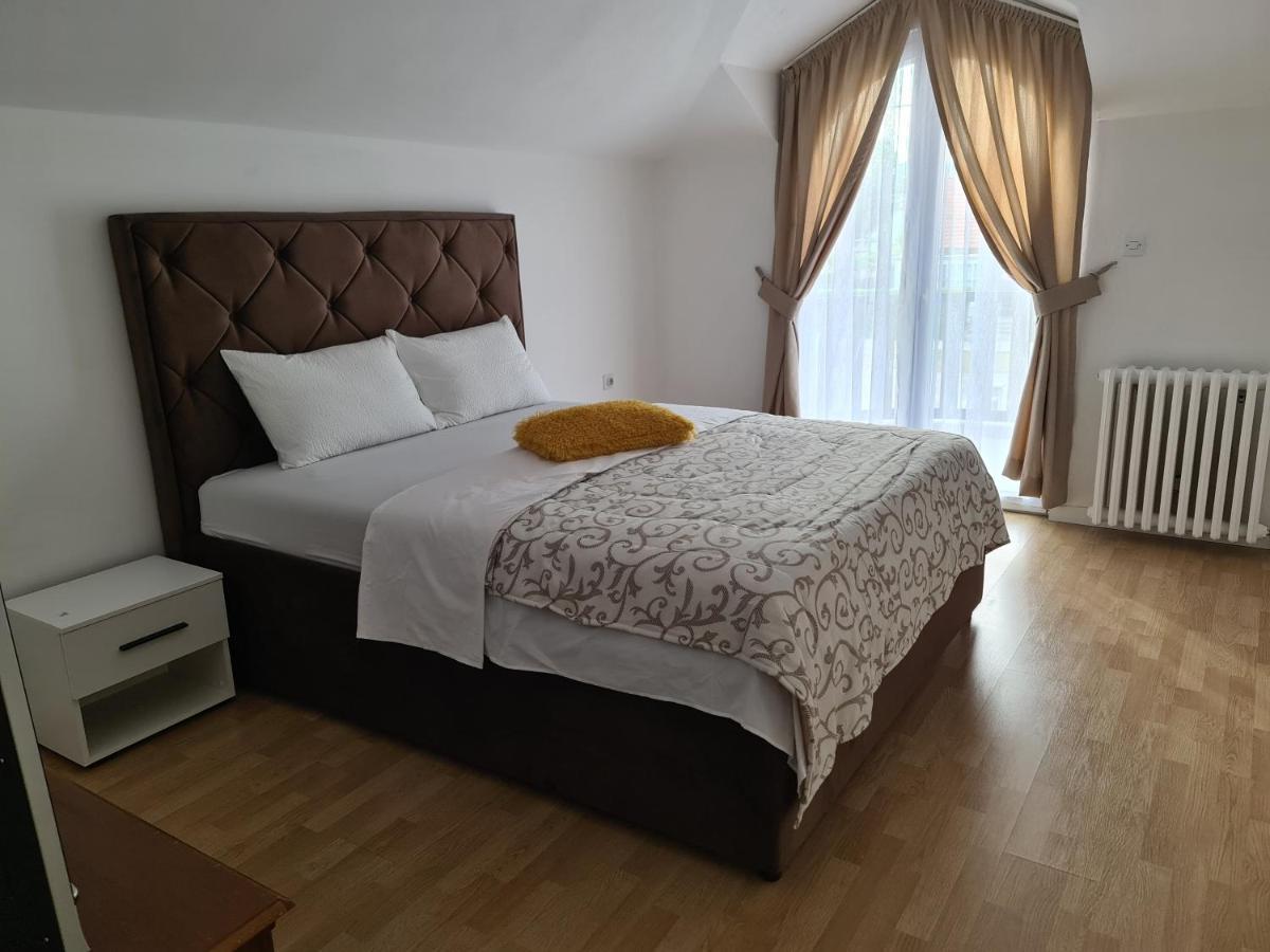 Js Apartmani Nikšić Esterno foto